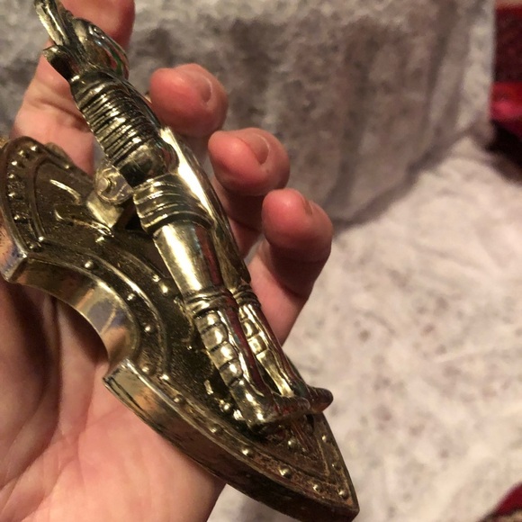 Vintage medieval knight in armour paper clip, 70s , heavy plastic- gently used - Picture 7 of 9